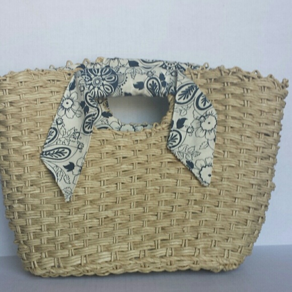 Liz Claiborne Handbags - Liz Claiborne straw bag